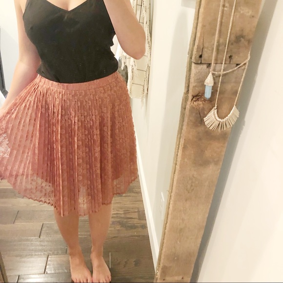 Forever 21 Dresses & Skirts - Forever 21 Exclusive dusty rose lace pleat skirt